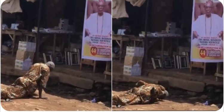 PHOTO: Elderly man seen prostrating before Olubadan Ladoja’s banner trend online