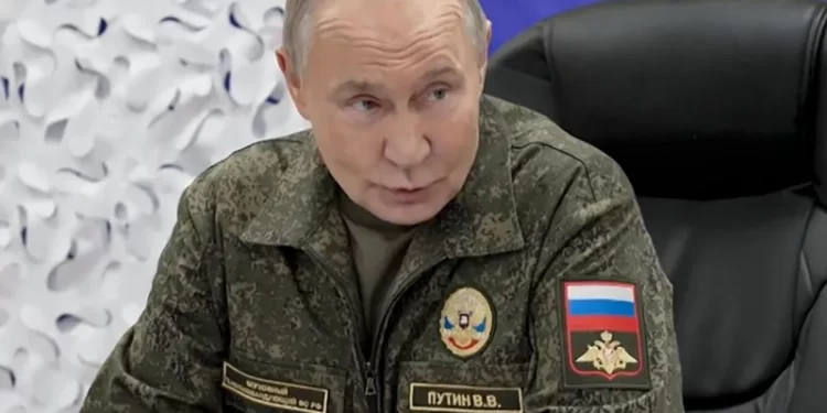 Kremlin Signals Caution but Urges Kyiv to Accept Leaked Peace Draft