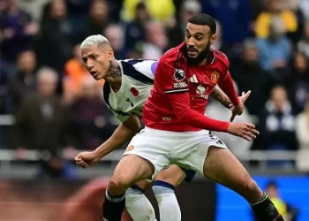 De Light rescues draw for Man in Tottenham thriller 