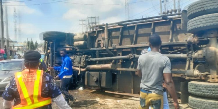 Truck kills tricycle driver in Lagos accident