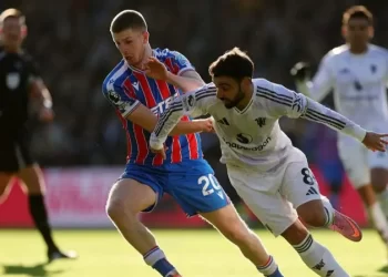 Mount inspires Man United to rare win at Palace