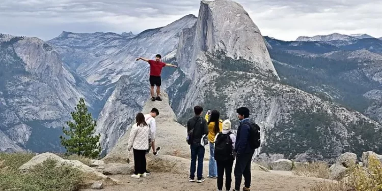 US Introduces Higher Fees for International Visitors to National Parks to Prioritize Local Access