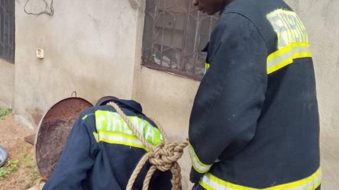 Fire Service rescues 27-yr old man from well in Ogbomoso