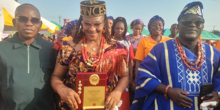 Badagry Ohanaeze Ndigbo honours Princess Obi-Onwu with award