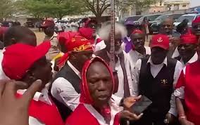 Moment Wole Soyinka Led Members Of The Pyrates Confraternity Men To Honour Late Member