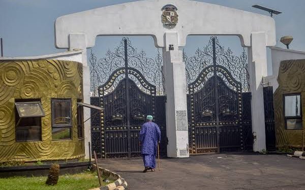 Kingmakers nominate 5 princes for Awujale throne, send names to Governor