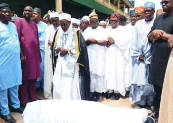 APC National Chairman, Governors attend burial of Ajibola Basiru’s mother in Osun