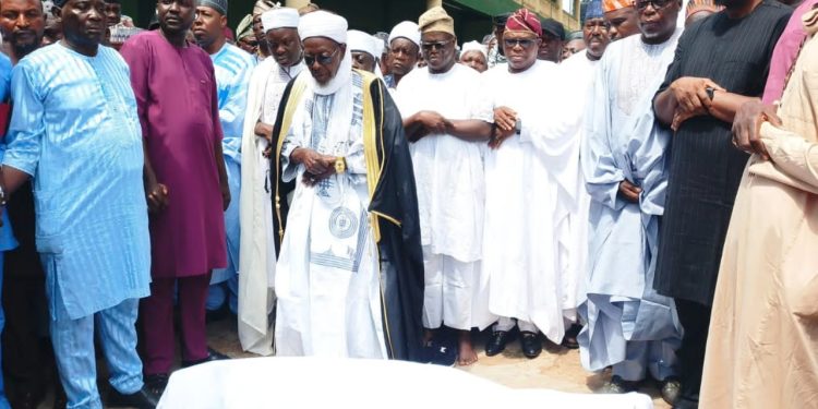 APC National Chairman, Governors attend burial of Ajibola Basiru’s mother in Osun