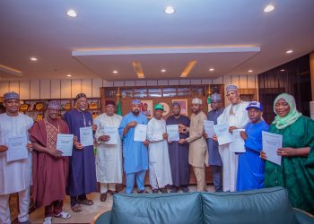 APC Completes Gombe Candidate Nomination, Presents INEC Forms to Flag Bearers