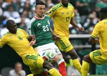 Hosts, Mexico beat hapless South Africa in World Cup opener
