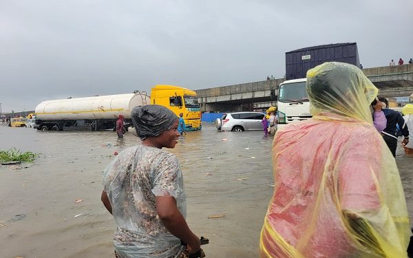 Heavy rain leaves Lagos commuters stranded, hikes transport fares