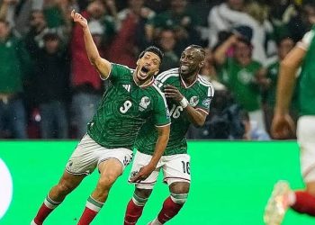 Mexico cruise past Ecuador to book World Cup Round of 16 spot