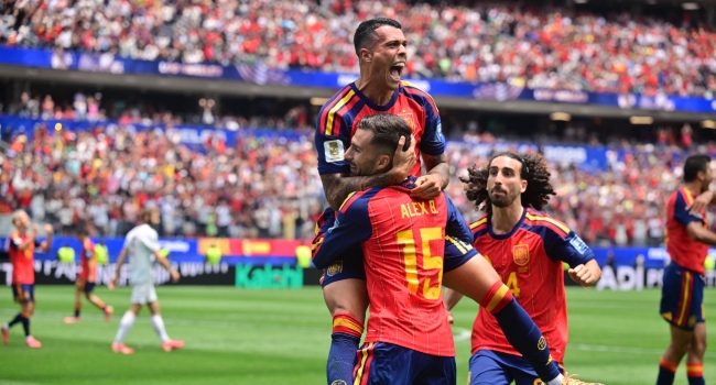 Spain defeat Austria 3-0 to reach World Cup last 16