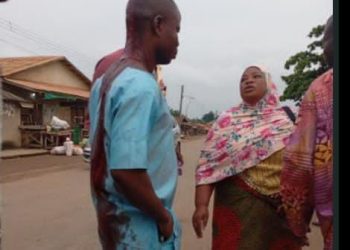 Osun Poll: Oyebamiji’s Wife, running mate’s wife escape as hoodlums attack APC convoy