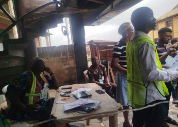 Osun Decides: INEC Official Educates Voters at Ilesa West Polling Unit