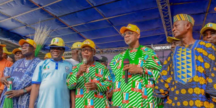 2027: Abiodun Receives PDP, ADC Defectors into APC, Mobilises Ogun East