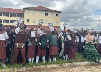 Foundation donates 100,000 notebooks to Osun Public Secondary Schools