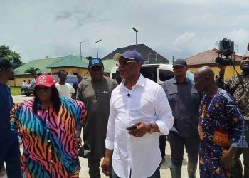 Flooding cuts off roads in Port Harcourt, Chinda visits affected areas