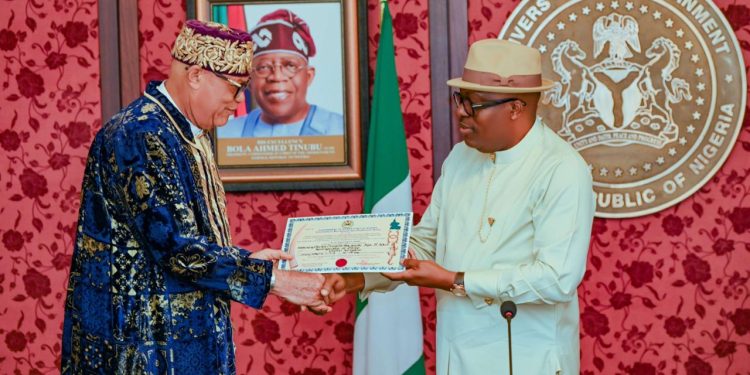 Fubara calls for unity in Opobo, presents monarch staff of office