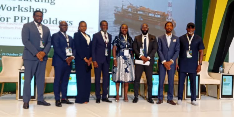 FG Targets 250,000 b/d of Crude From 22 blocks’ Awardees