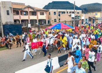 Sultan Hails Oba of Benin as Role Model at 10th Coronation Anniversary Durbar